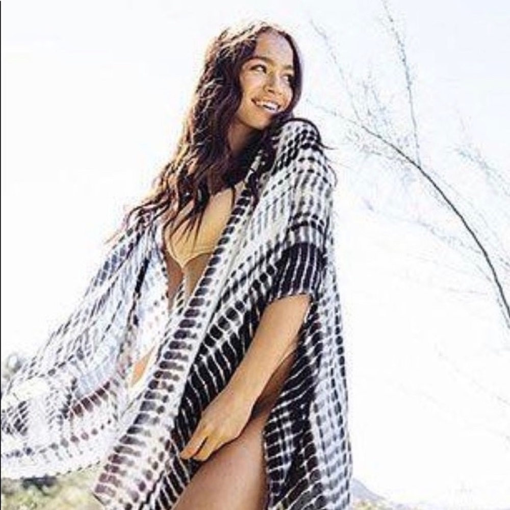 BRAND NEW Michael Stars Wrap/Scarf/Sarong